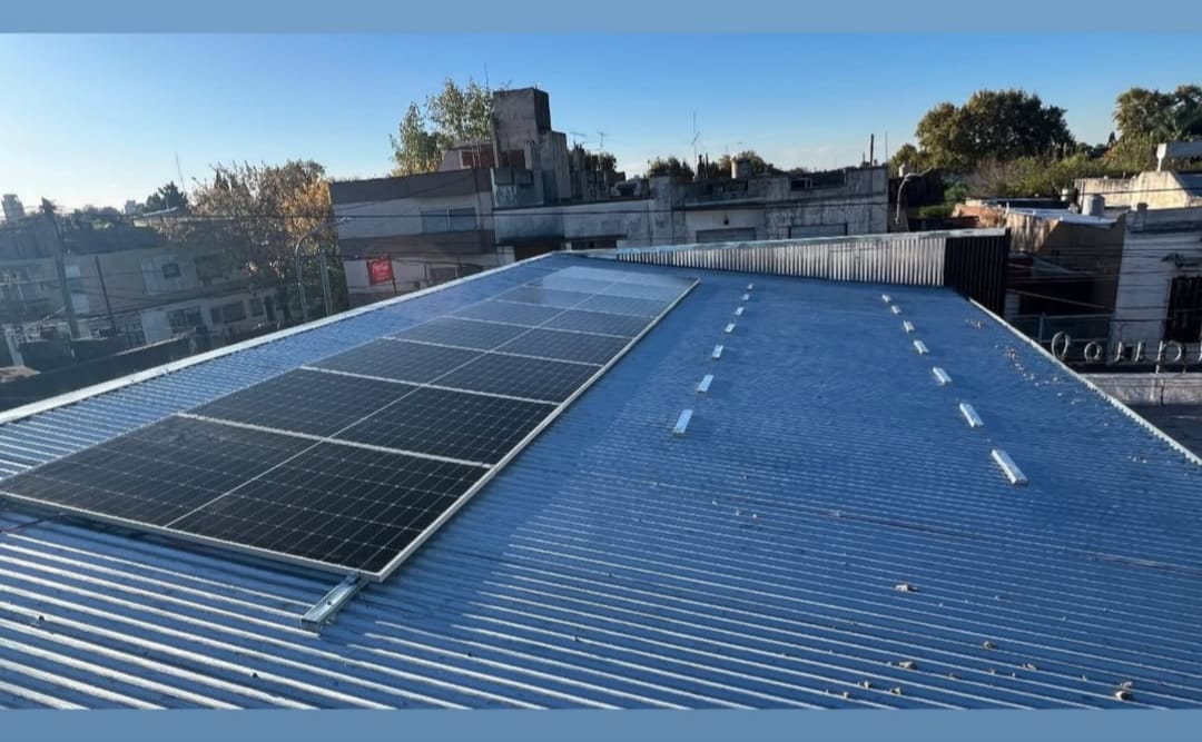 Instalación paneles solares fotovoltaicos — GYG Energía Solar, GBA